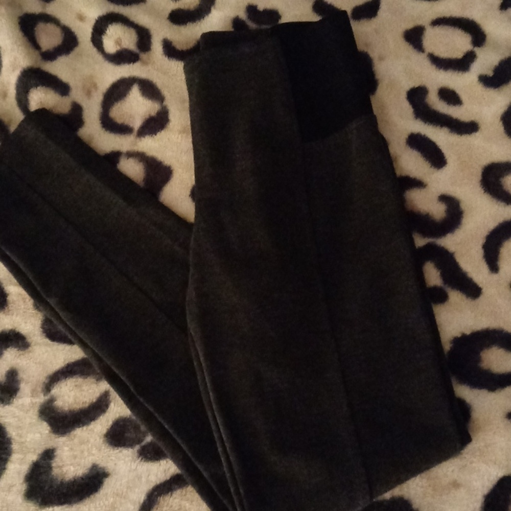 ✳ 4 for 20 Simply Vera Wang stretchy pants